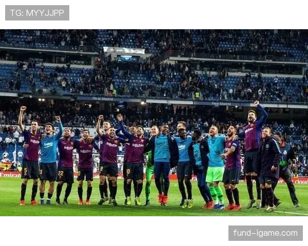 西甲国家德比战火重燃：皇马巴萨为荣耀与尊严展开巅峰对决