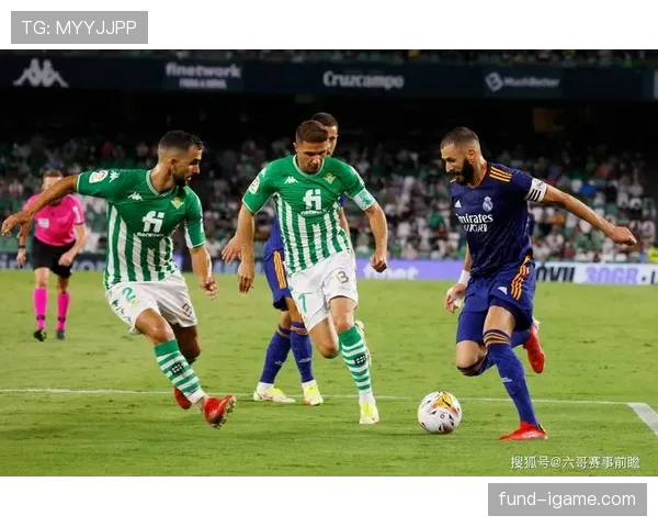 足球老将风采依旧，近期表现稳健备受期待