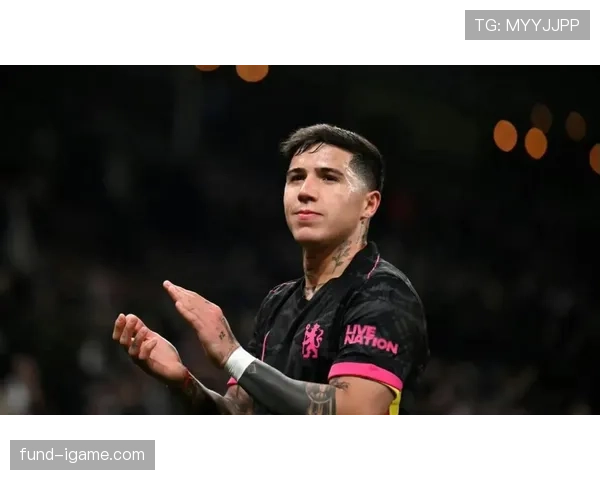 恩佐·费尔南德斯家里冰箱贴都是欧冠奖杯形状的